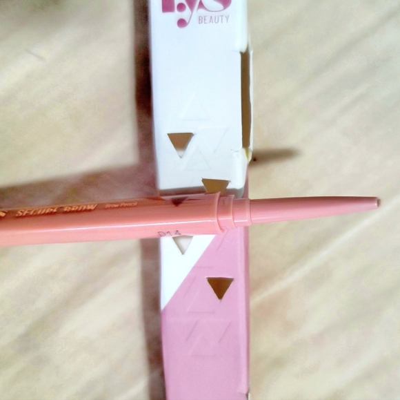 NEW! LYS BEAUTY Secure Brow Eyebrow Pencil in Taupe 0.08 g - Picture 2 of 11